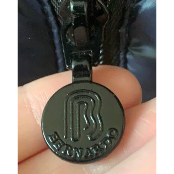 Bernardo Goose Down Hooded Packable Puffer Vest - Picture 9 of 13